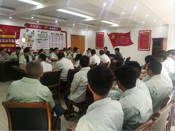 公司进杏装不忘初心、服膺使命，，，，，大力加强非公企业党建工作”主题 党课专题教育活动